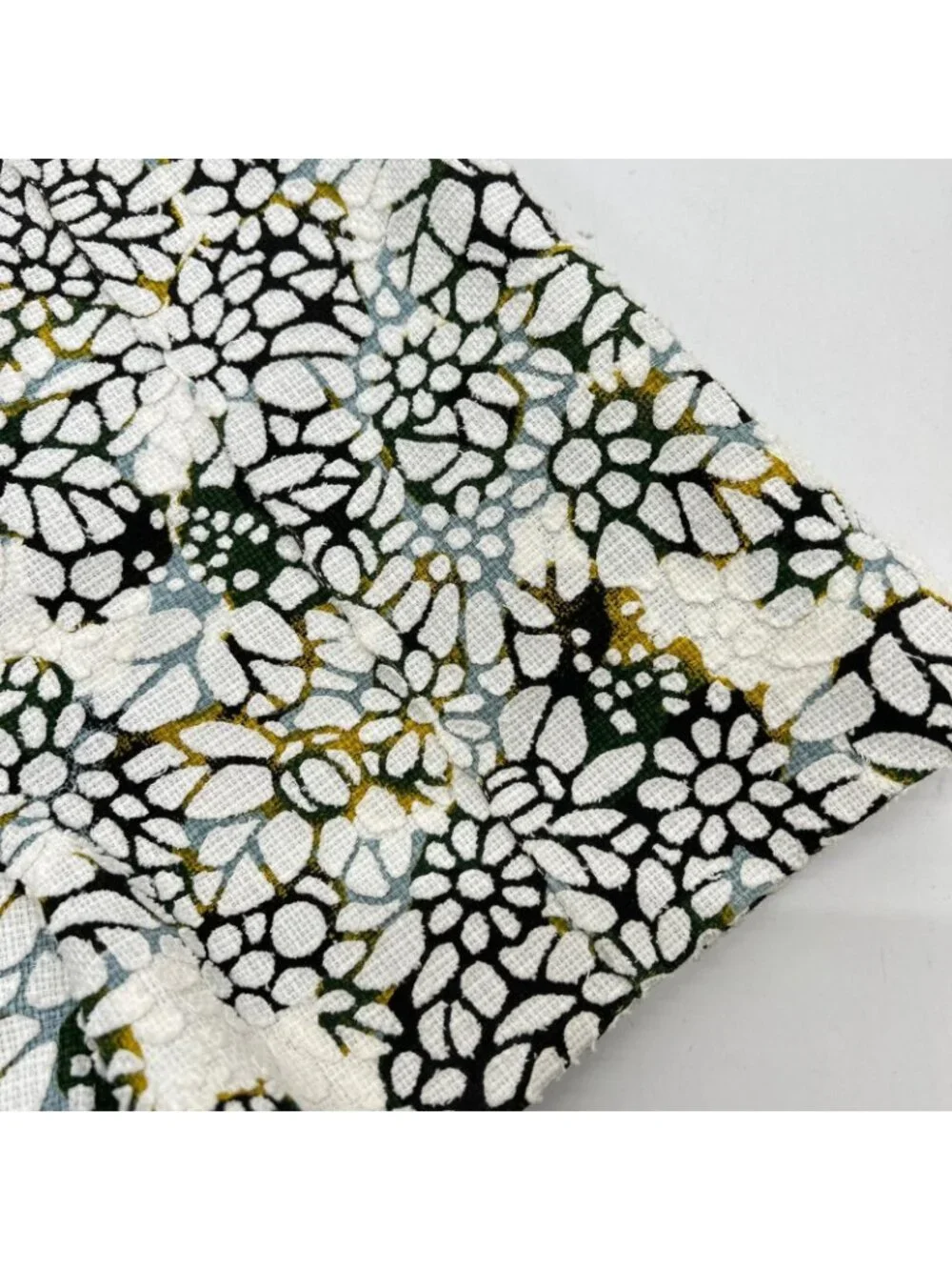 Chanel CC Logo Button Total Flower Design Shorts 34